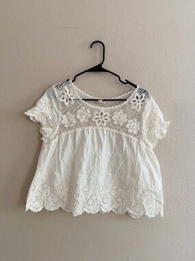 Artelier Nicole Miller Floral Crochet Blouse